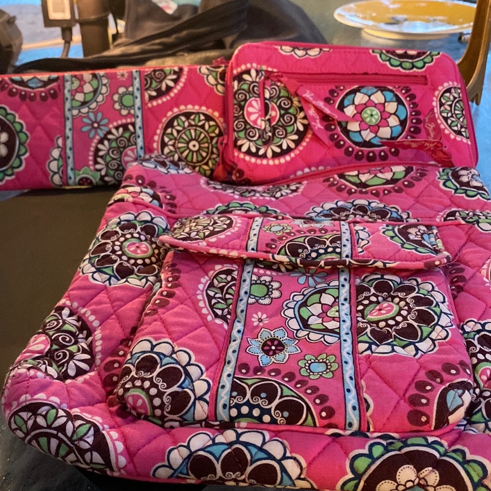 Vera Bradley crossbody bundle new wallet, accessory bag &crossbody bag 10x11 in